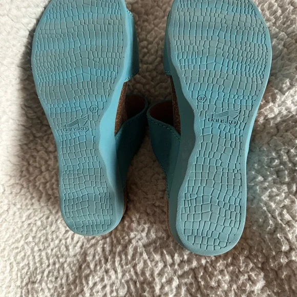 Dansko Blue and Tan Sandals Sleek Leather Design - Picture 6 of 6